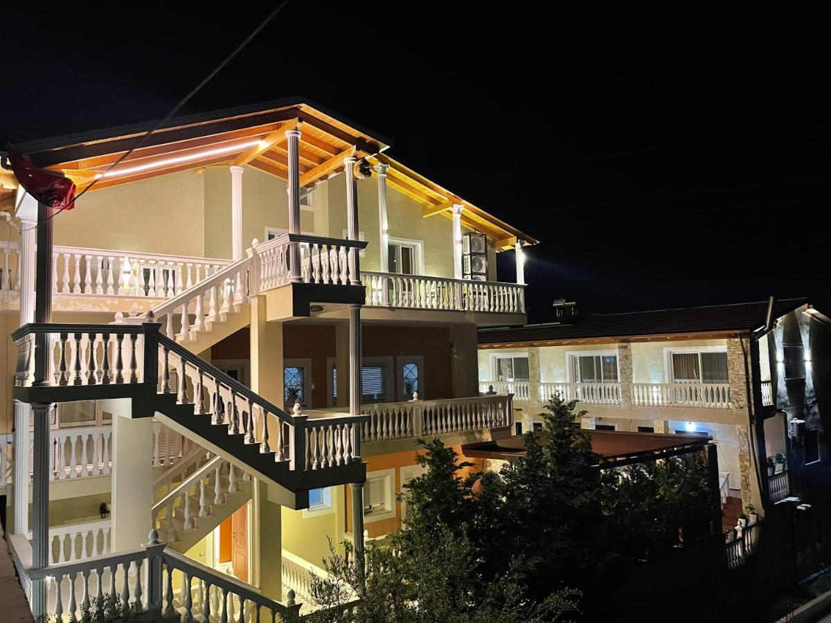 Arial Penthouse Suites Vlorë Exterior foto