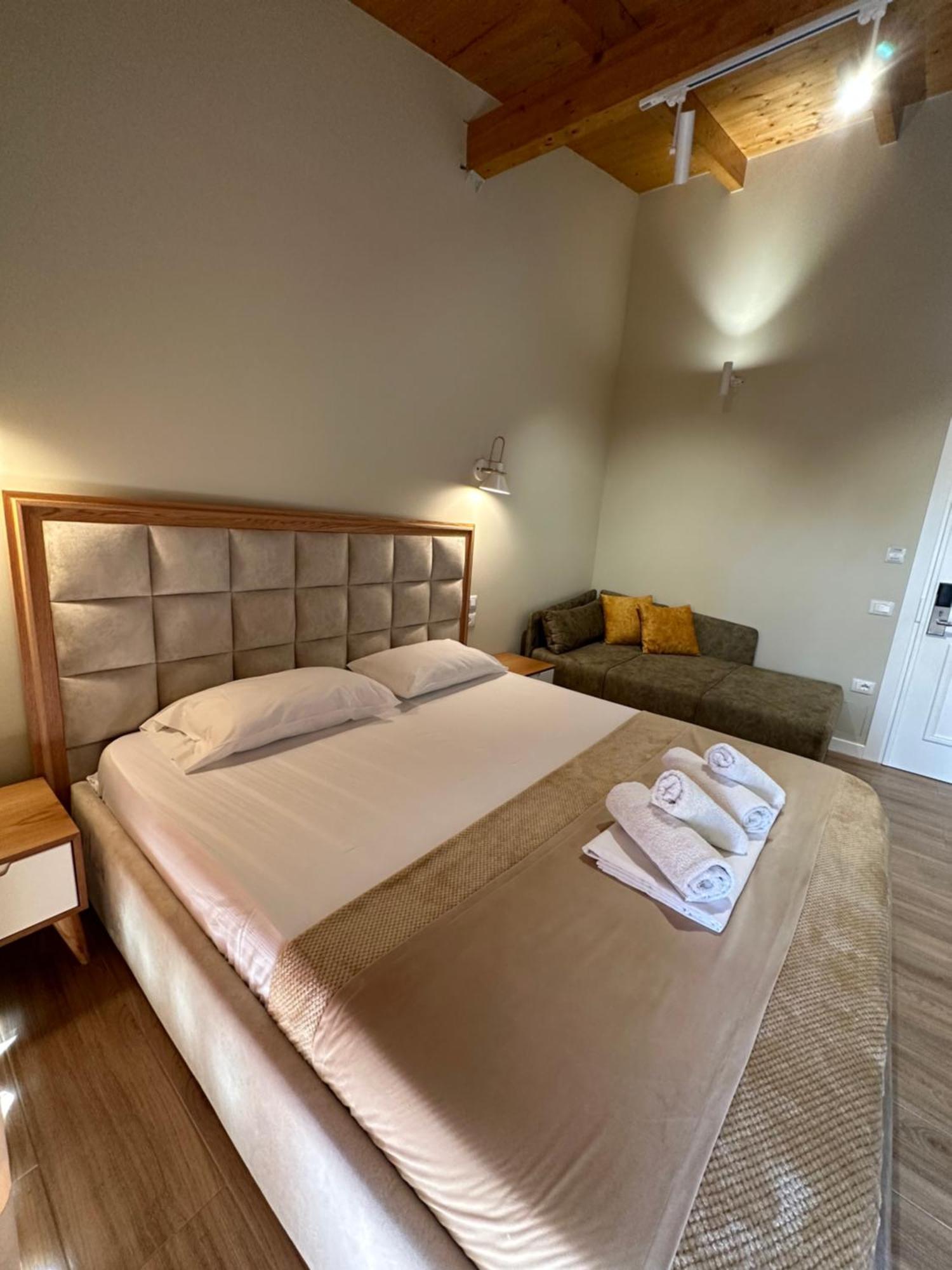 Arial Penthouse Suites Vlorë Exterior foto