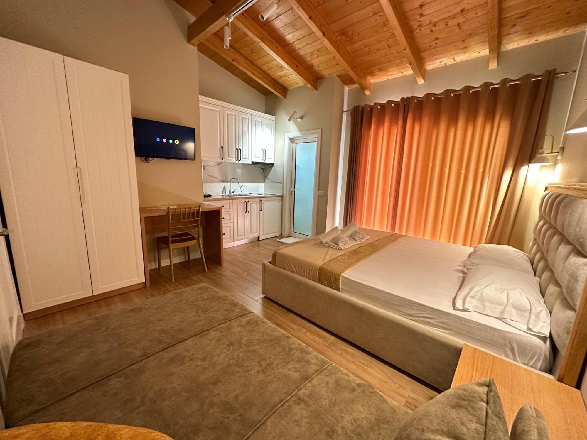 Arial Penthouse Suites Vlorë Exterior foto