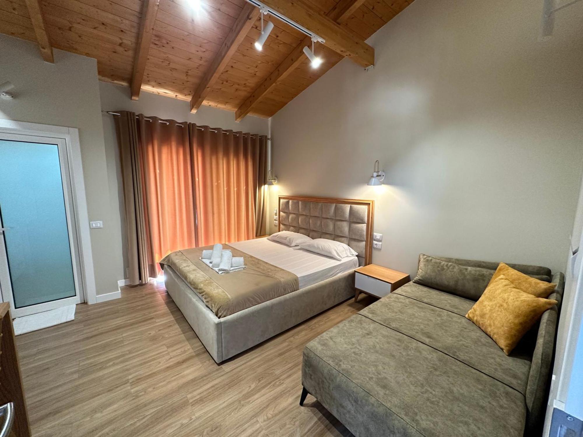 Arial Penthouse Suites Vlorë Exterior foto