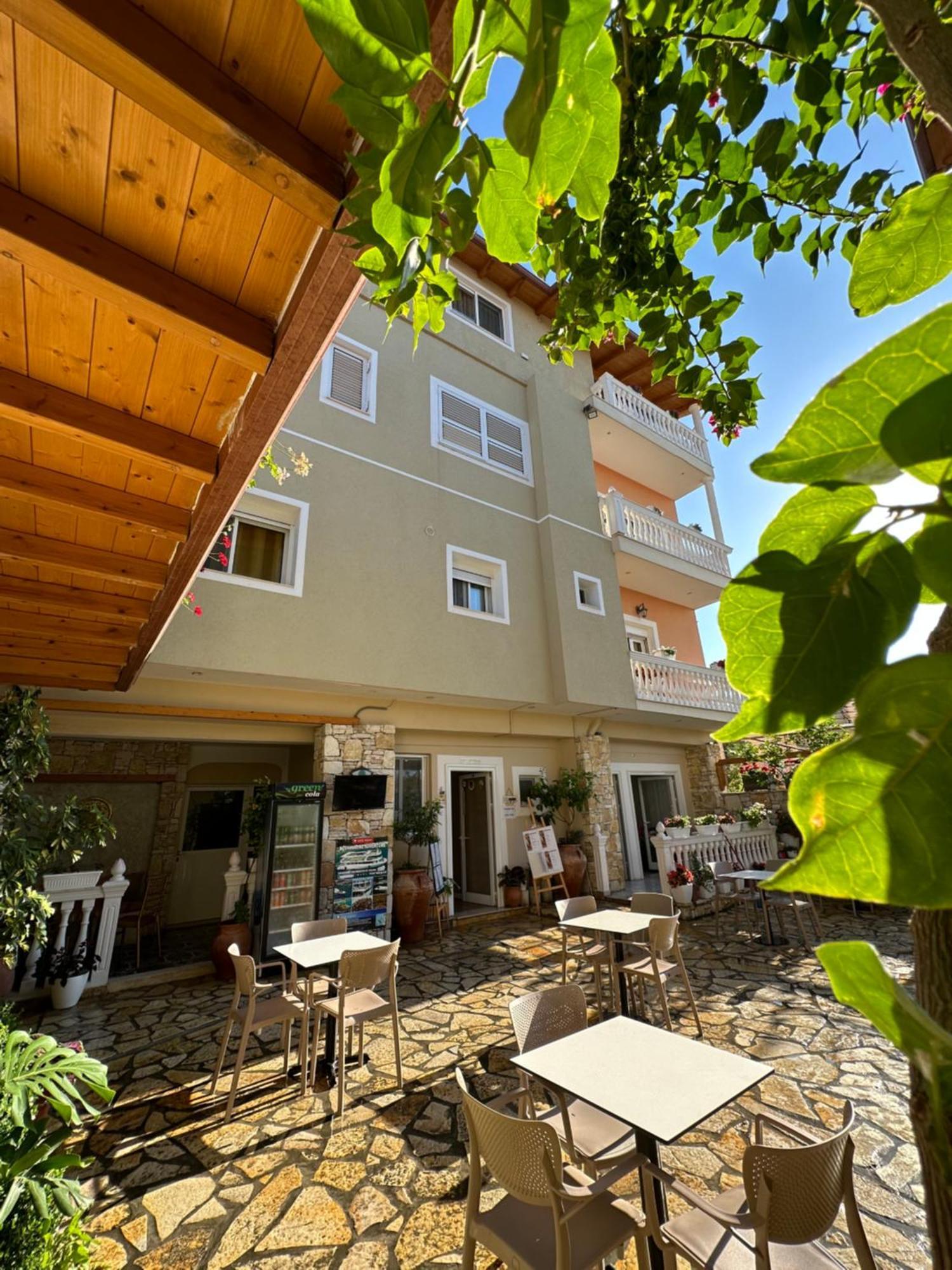 Arial Penthouse Suites Vlorë Exterior foto