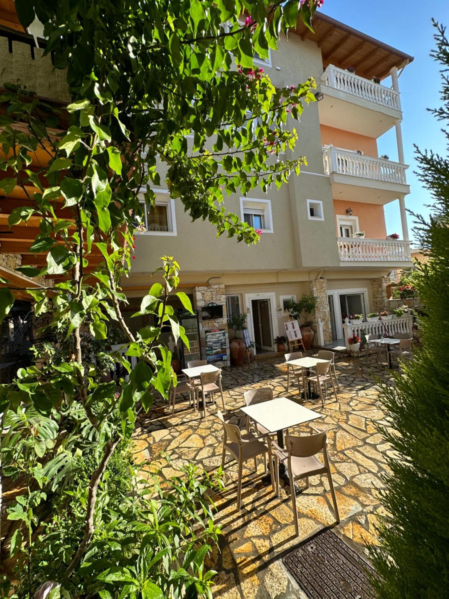 Arial Penthouse Suites Vlorë Exterior foto