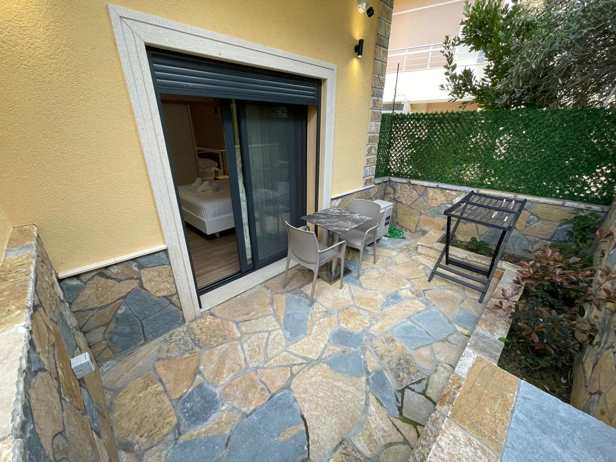 Arial Penthouse Suites Vlorë Habitación foto