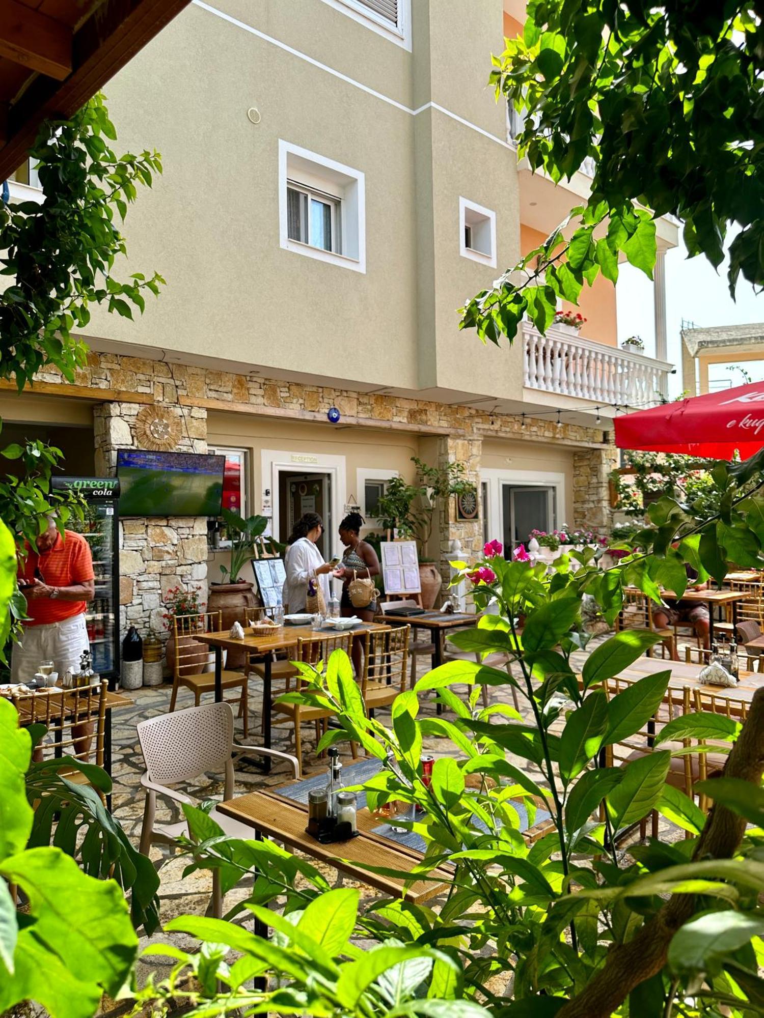 Arial Penthouse Suites Vlorë Exterior foto